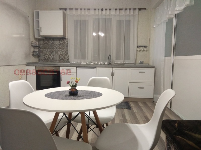 Продава 3-СТАЕН, гр. Сливен, Център, снимка 2 - Апартаменти - 52781640