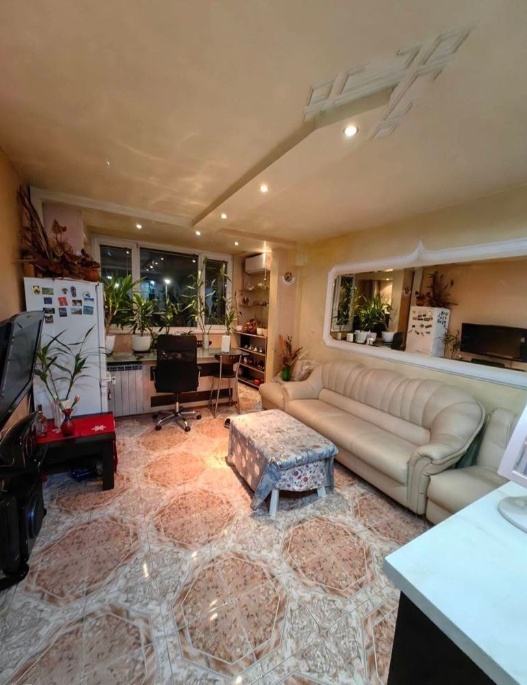 Продава 3-СТАЕН, гр. София, Надежда 4