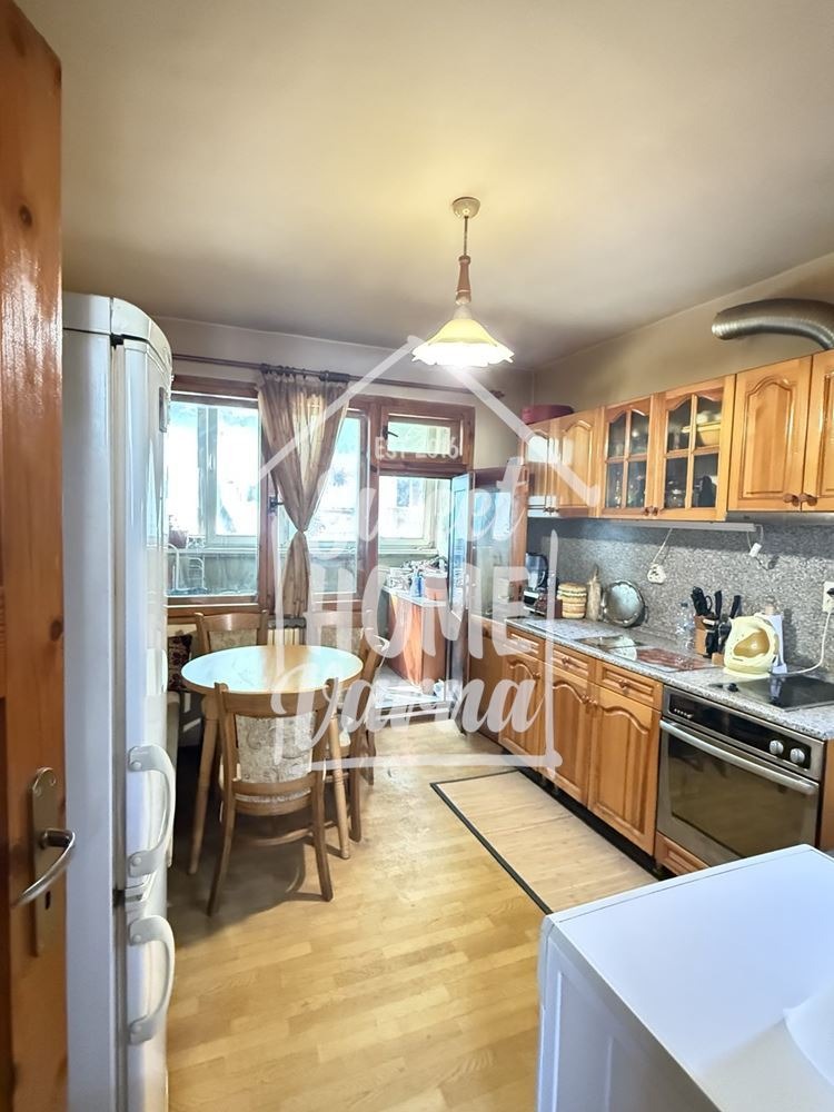 Продава 3-СТАЕН, гр. Варна, Окръжна болница-Генерали, снимка 4 - Апартаменти - 54203096