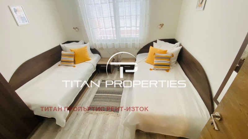 Продава КЪЩА, гр. Бургас, Сарафово, снимка 5 - Къщи - 52704273