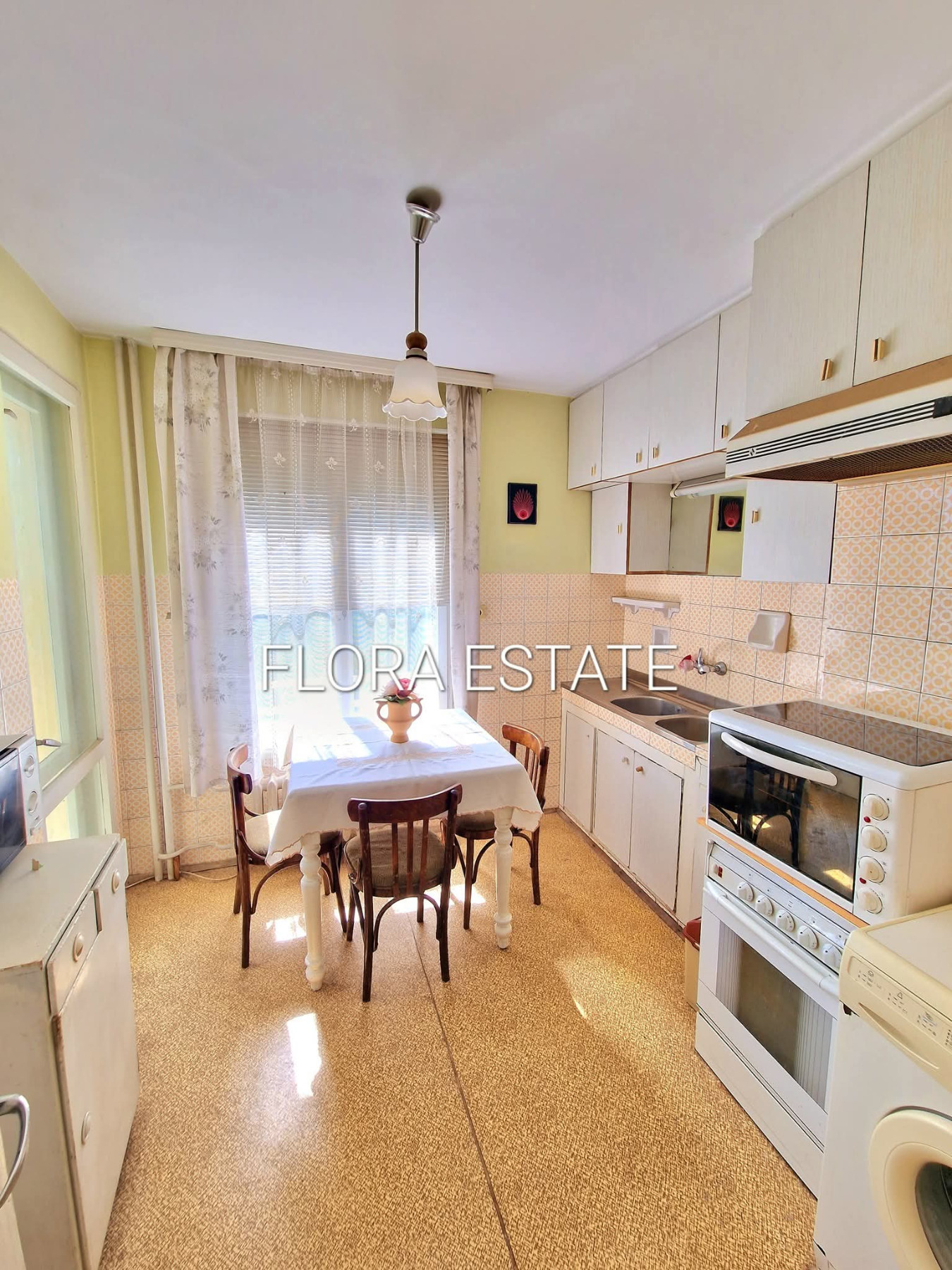 Продава МНОГОСТАЕН, гр. Добрич, Център, снимка 13 - Апартаменти - 54782775