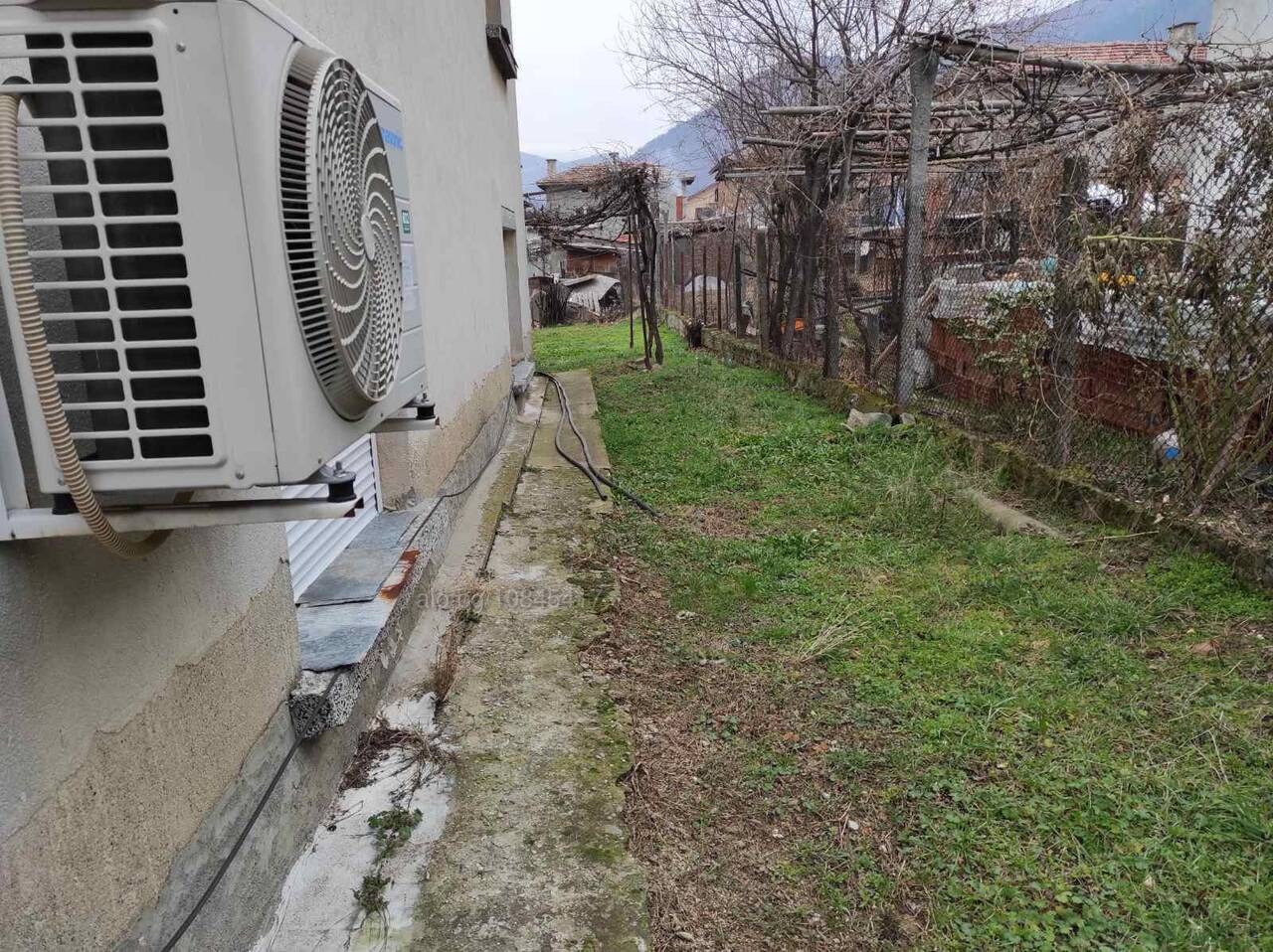 Продава КЪЩА, с. Крупник, област Благоевград