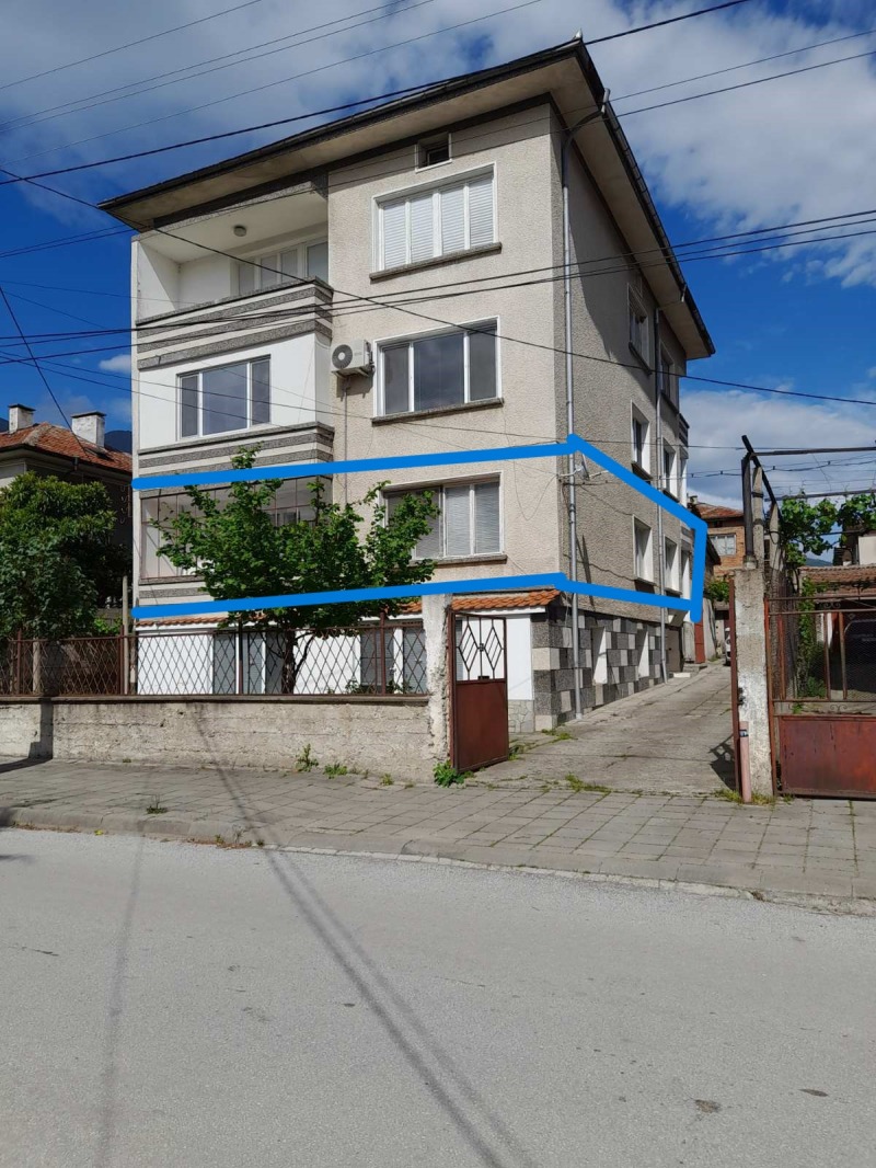 Продава ЕТАЖ ОТ КЪЩА, гр. Карлово, област Пловдив, снимка 1 - Етаж от къща - 45652065