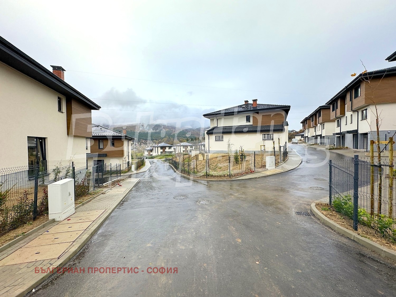Продава КЪЩА, гр. София, с. Владая, снимка 2 - Къщи - 53226477