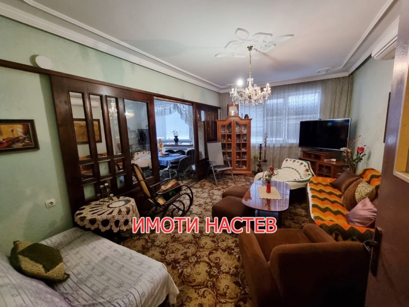 Продава 4-СТАЕН в град Шумен, Център - 110 кв.м / 192 757.04 € » 377 000 лв., ИМОТИ НАСТЕВ