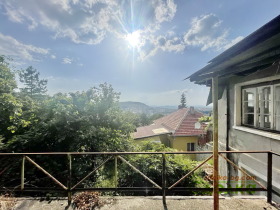 Casa Tsentar, Gabrovo 6