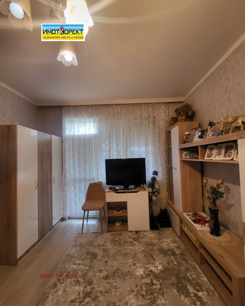 Продава  2-стаен град Пазарджик , Център , 62 кв.м | 60774873 - изображение [2]