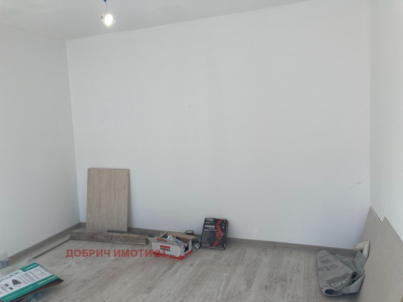 Продава КЪЩА, гр. Добрич, Кралска зона