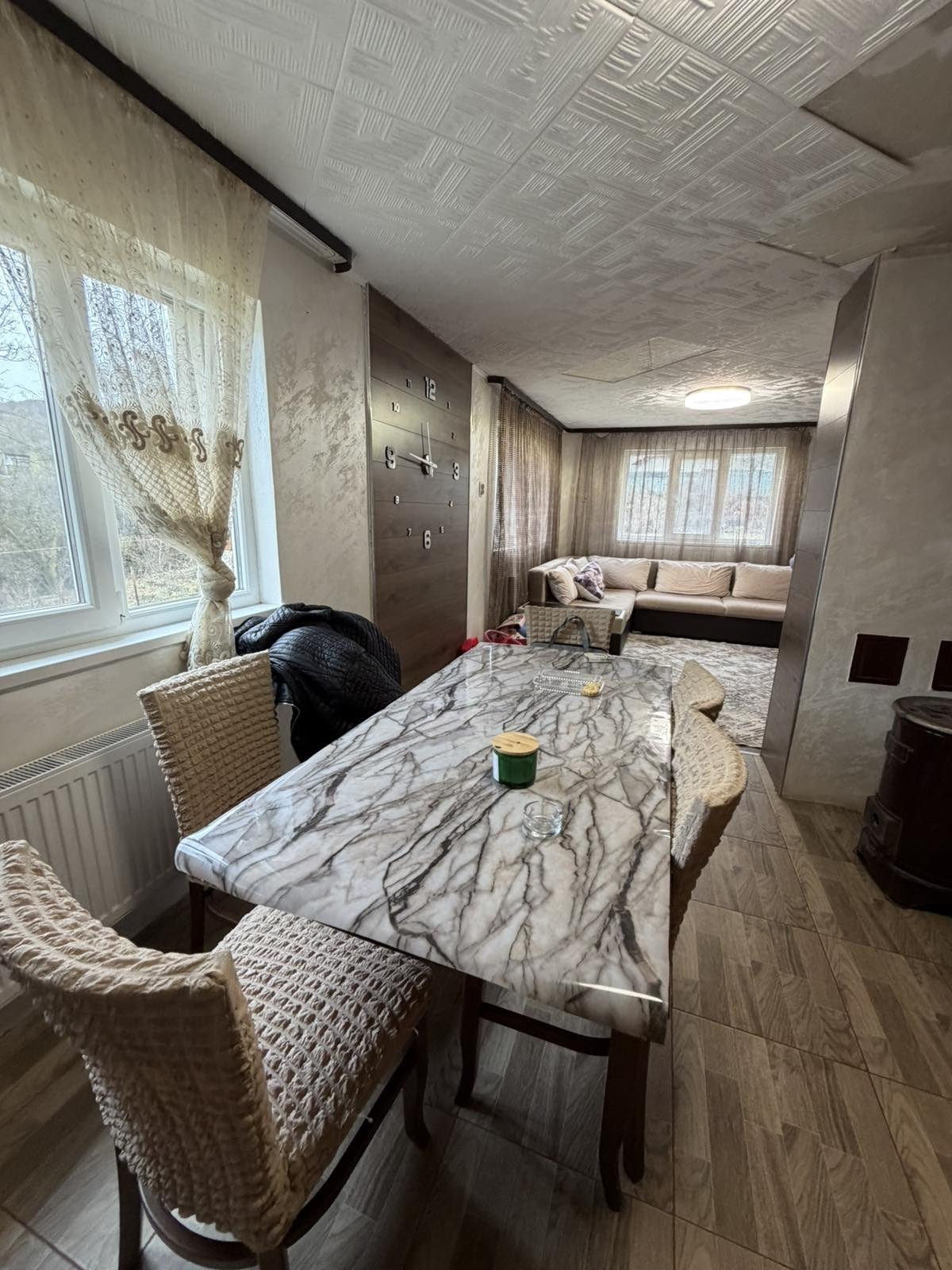 Продава КЪЩА, с. Ябланица, област София област