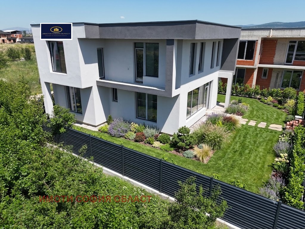 Продава КЪЩА, гр. Костинброд, област София област