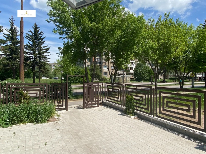 Na prodej  1 ložnice Pernik , Iztok , 102 m2 | 65054306 - obraz [2]