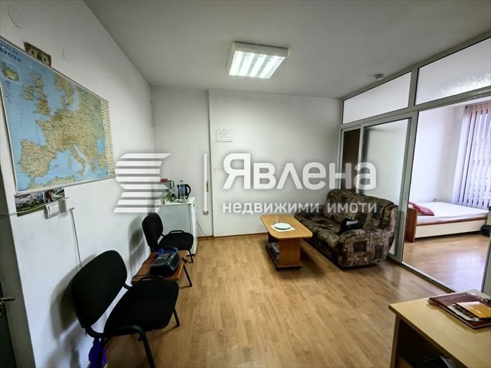 Продава  Офис град Благоевград , Широк център , 53 кв.м | 77059544 - изображение [2]