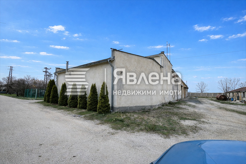 Продава СКЛАД, с. Добровница, област Пазарджик, снимка 7 - Складове - 54094834