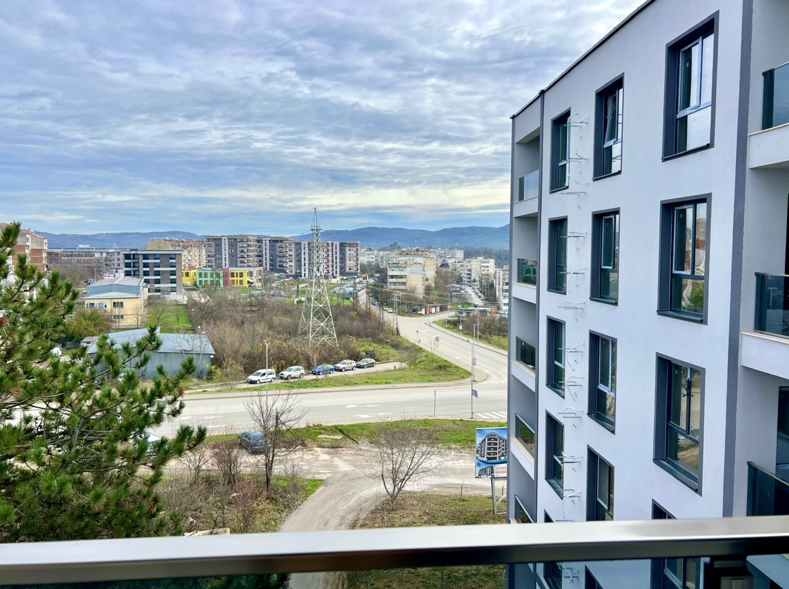 Продава 3-СТАЕН, гр. Велико Търново, Бузлуджа, снимка 2 - Апартаменти - 52802555