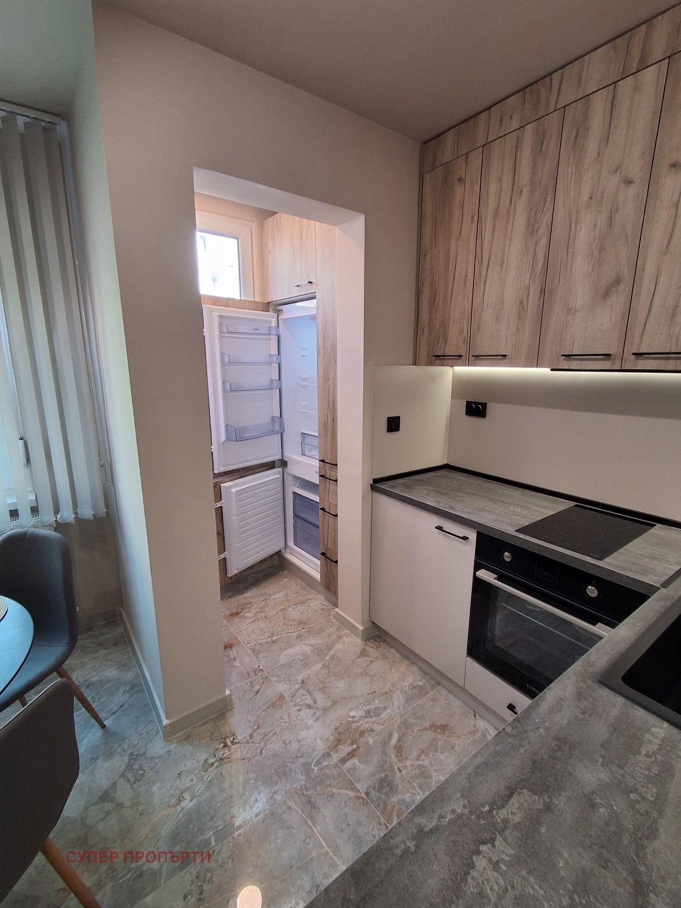 Продава 3-СТАЕН, гр. Плевен, Сторгозия, снимка 3 - Апартаменти - 53786683