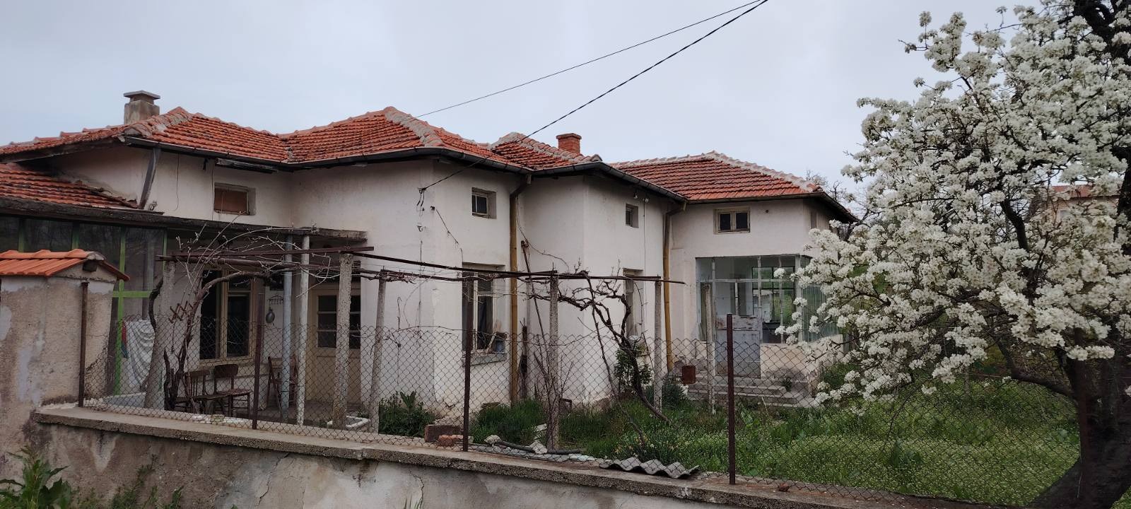 Продава КЪЩА, с. Динево, област Хасково