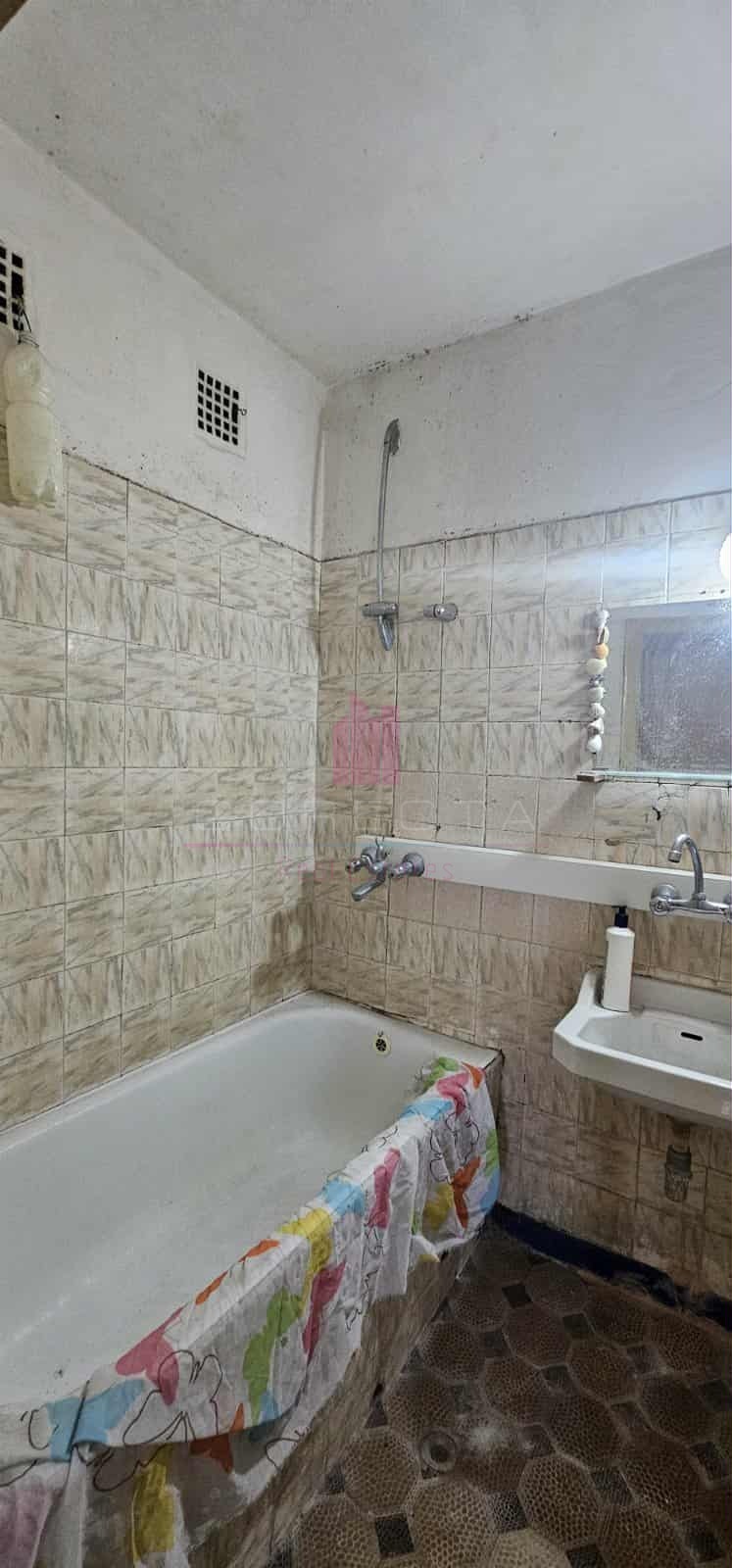 Продава  2-стаен град Русе , Възраждане , 62 кв.м | 46290812 - изображение [2]