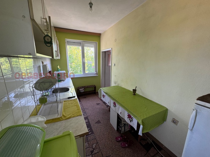 Продава ЕТАЖ ОТ КЪЩА, гр. Нови пазар, област Шумен, снимка 17 - Етаж от къща - 52785812