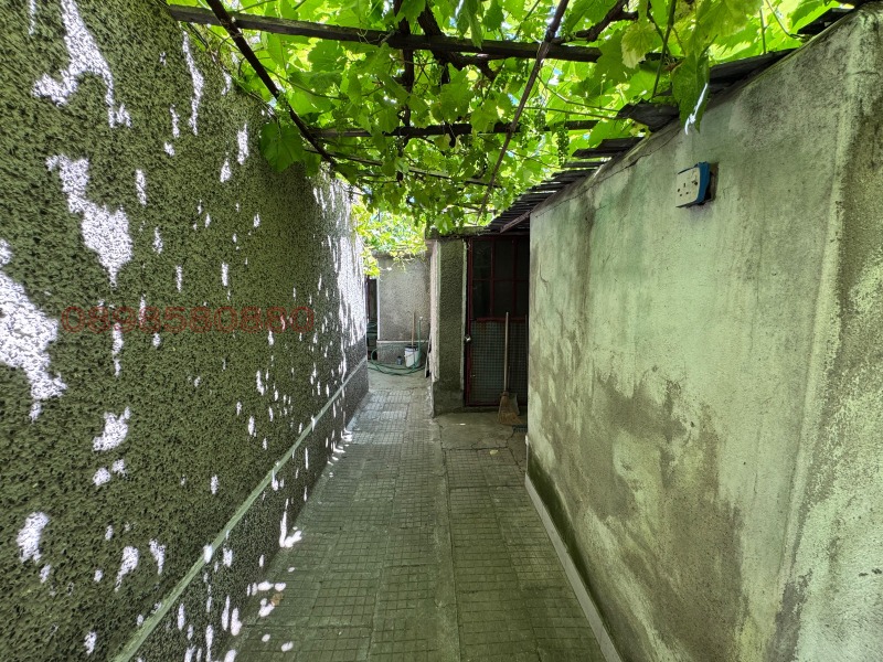 Продава ЕТАЖ ОТ КЪЩА, гр. Нови пазар, област Шумен, снимка 12 - Етаж от къща - 52785812