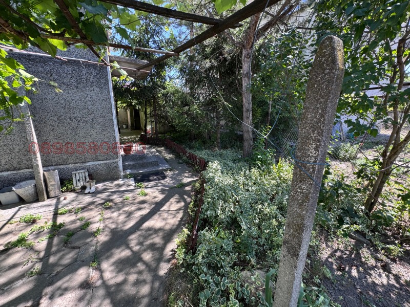 Продава ЕТАЖ ОТ КЪЩА, гр. Нови пазар, област Шумен, снимка 16 - Етаж от къща - 52785812