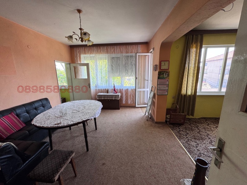 Продава ЕТАЖ ОТ КЪЩА, гр. Нови пазар, област Шумен, снимка 7 - Етаж от къща - 52785812