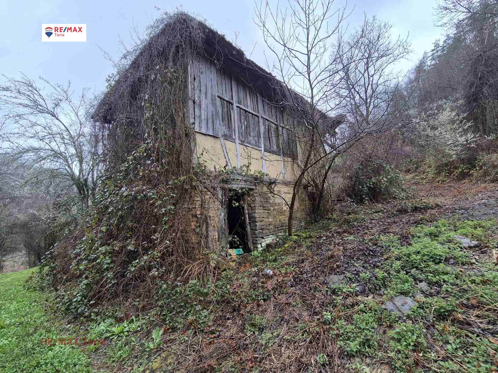 Продава ПАРЦЕЛ, с. Брусен, област София област