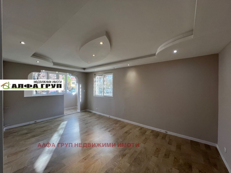 Продава 2-СТАЕН, гр. София, Банишора, снимка 2 - Апартаменти - 52988428