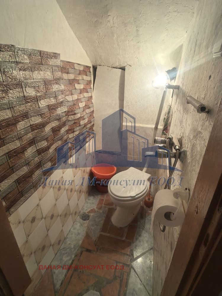 Продава ЕТАЖ ОТ КЪЩА, гр. Шумен, Добруджански, снимка 9 - Етаж от къща - 56026263