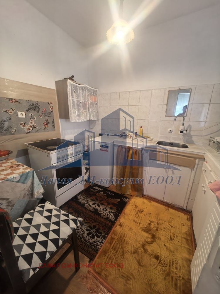 Продава ЕТАЖ ОТ КЪЩА, гр. Шумен, Добруджански, снимка 4 - Етаж от къща - 56026263