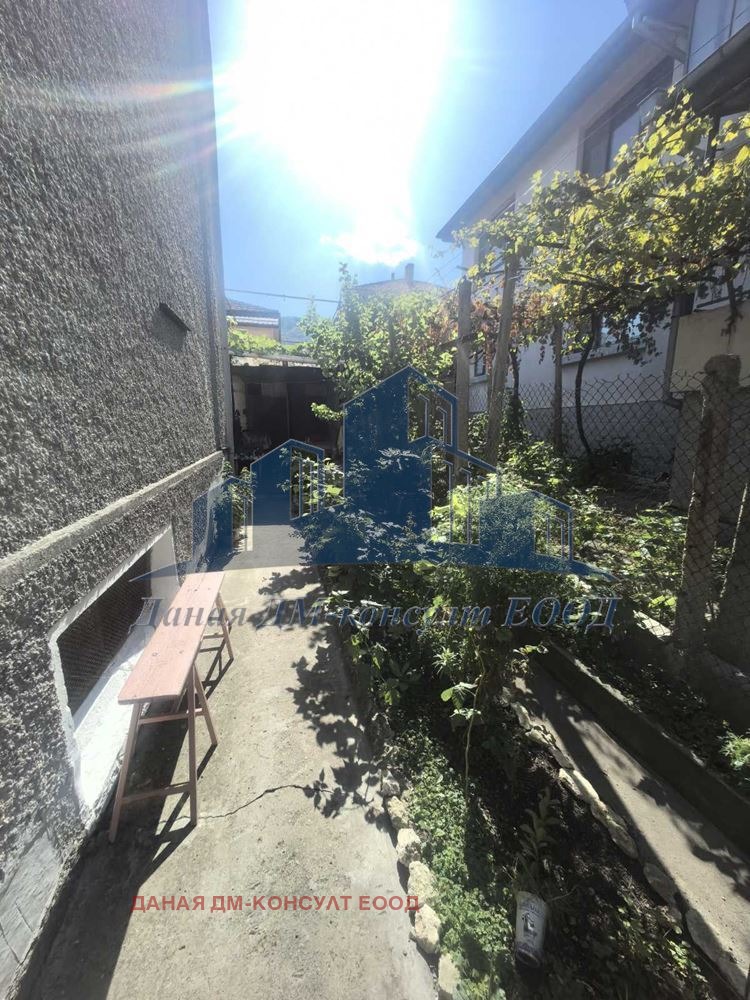 Продава ЕТАЖ ОТ КЪЩА, гр. Шумен, Добруджански, снимка 12 - Етаж от къща - 56026263