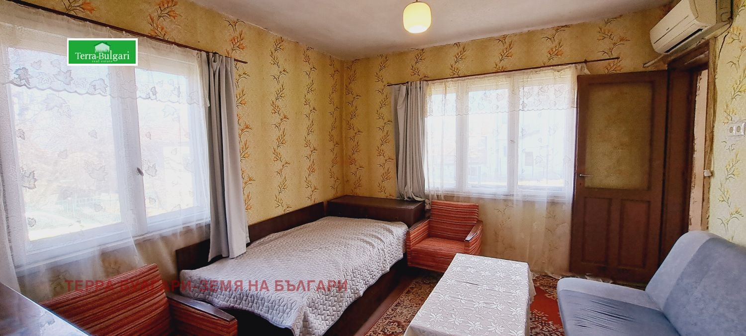 Продава КЪЩА, гр. Перник, Център, снимка 2 - Къщи - 49127163