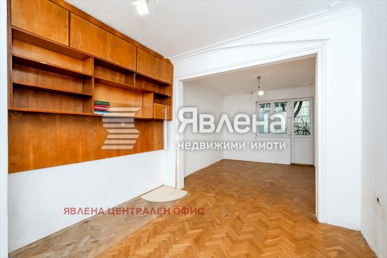 Продава 3-СТАЕН, гр. София, Център, снимка 2 - Апартаменти - 53426281