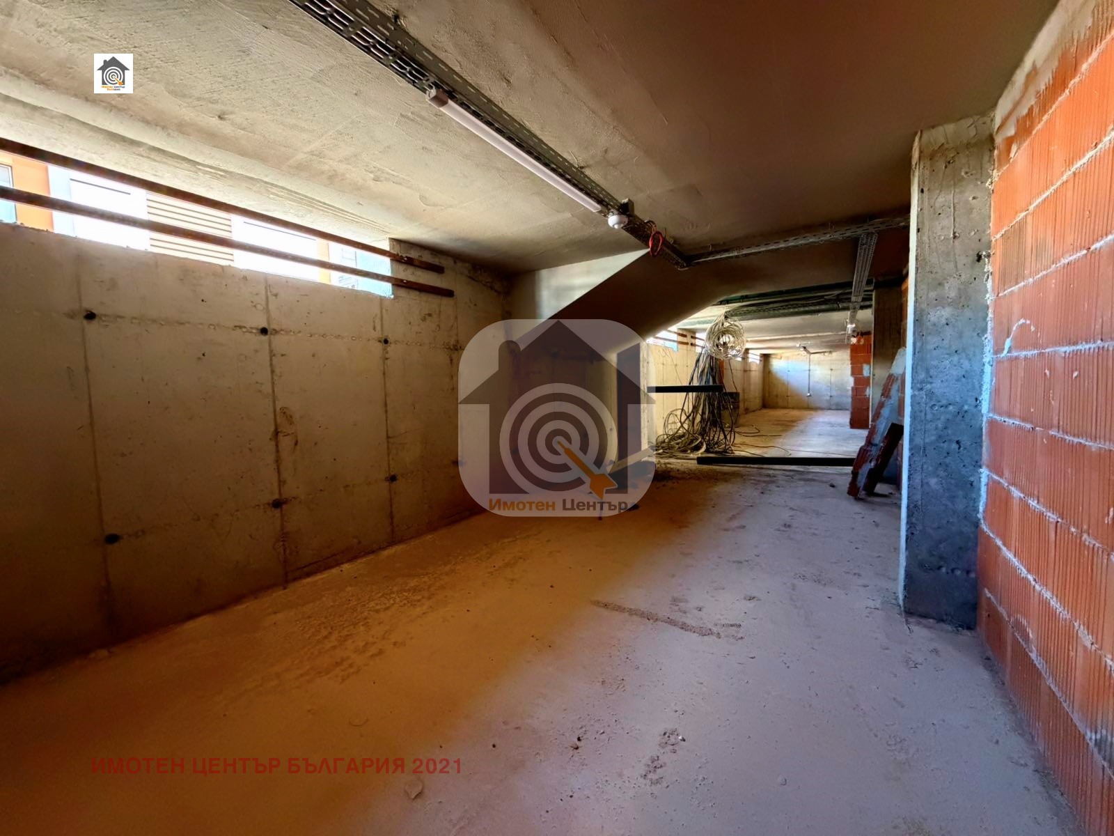 Продава ГАРАЖ, ПАРКОМЯСТО, гр. София, Малинова долина, снимка 5 - Гаражи и паркоместа - 50273601