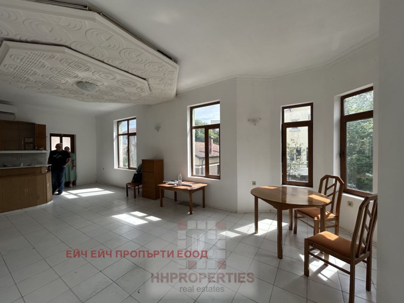 De vânzare  Etajul casei Plovdiv , Țentâr , 115 mp | 39401244 - imagine [2]