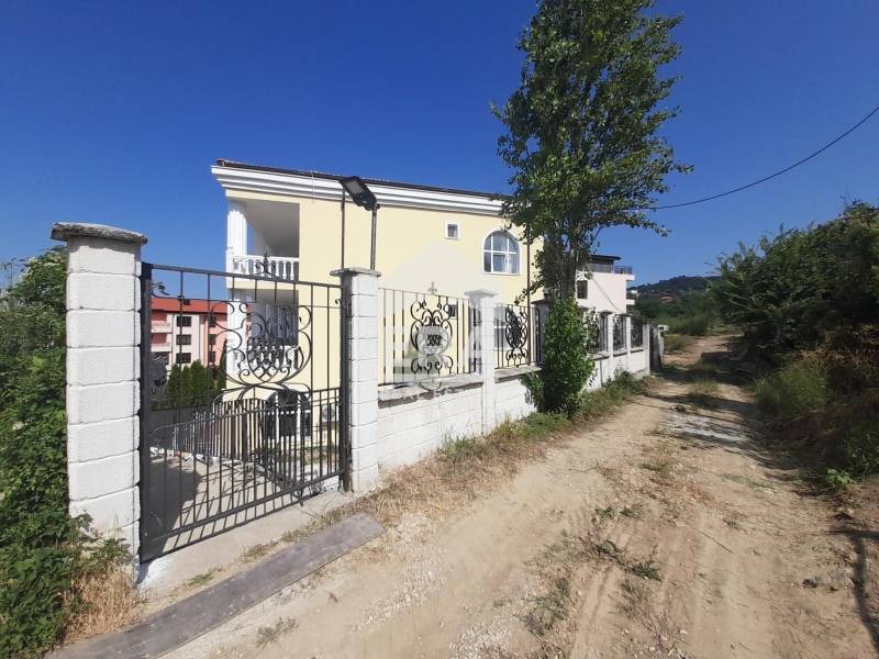 Продава КЪЩА, гр. Варна, м-т Пчелина, снимка 3 - Къщи - 49359665