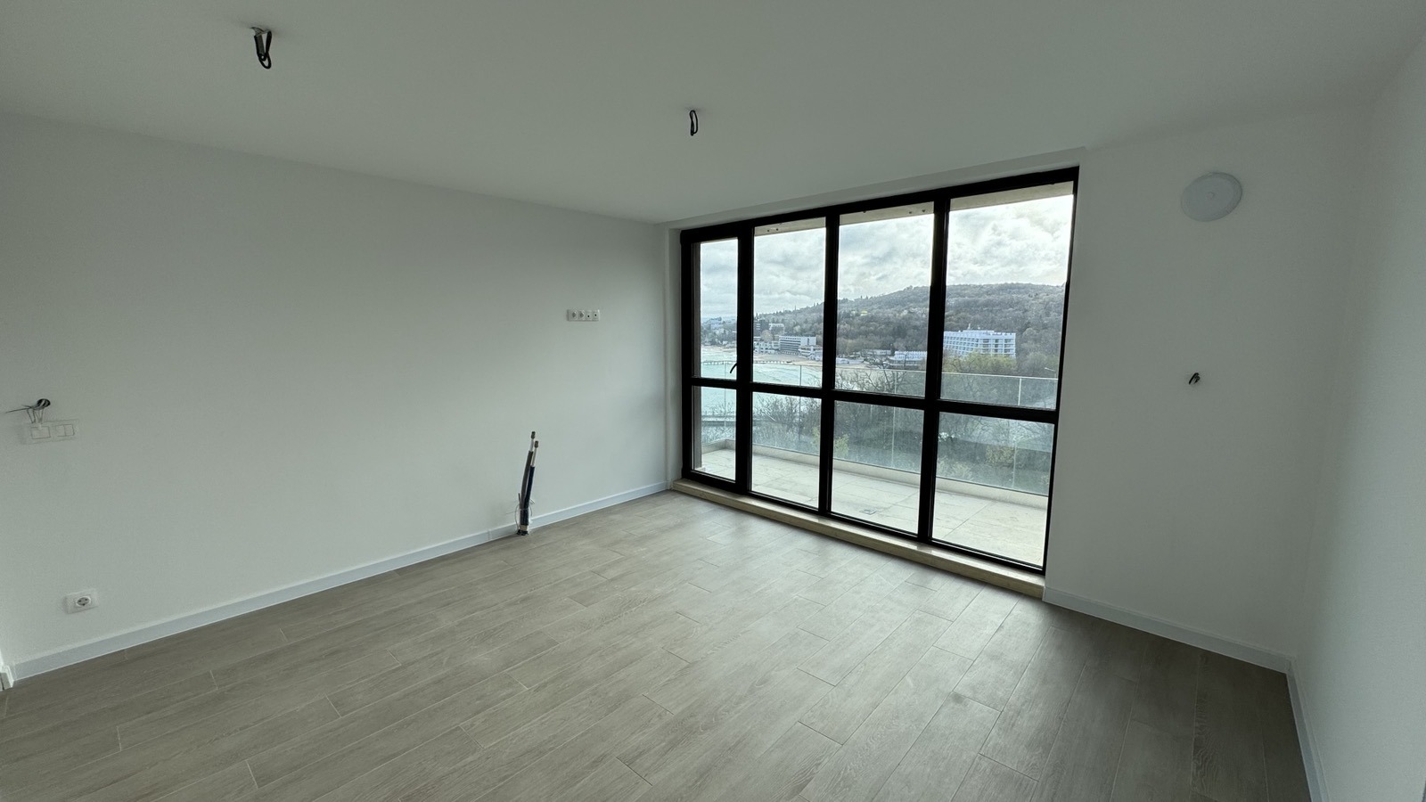 Продава 1-СТАЕН, гр. Варна, к.к. Чайка, снимка 4 - Апартаменти - 52886594