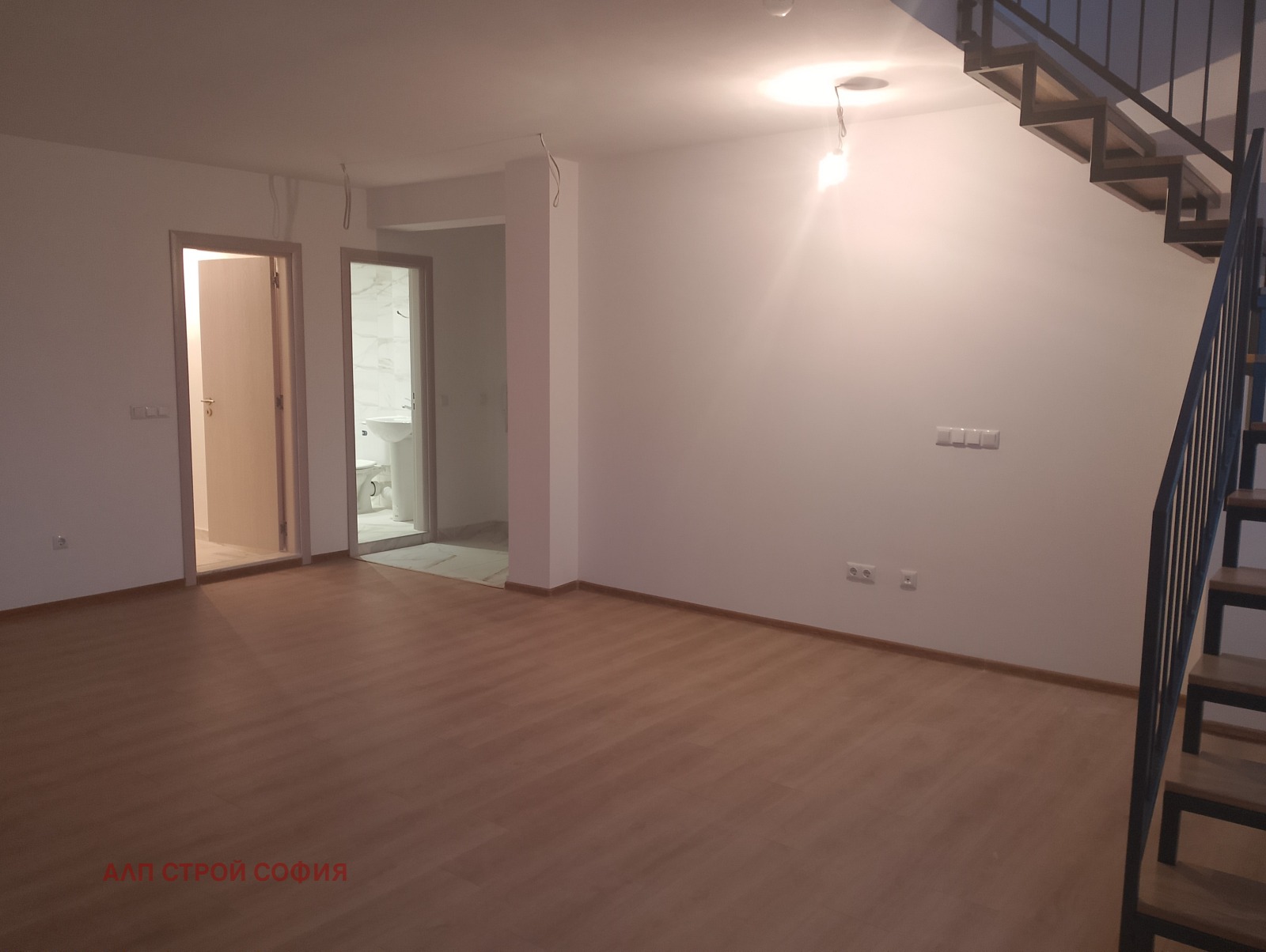 Продава МЕЗОНЕТ, гр. София, Триъгълника, снимка 7 - Апартаменти - 53646144