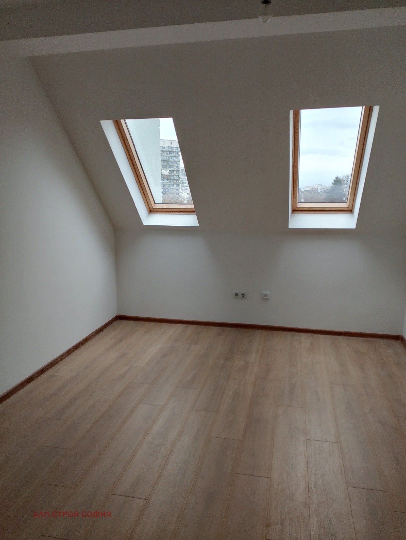 Продава МЕЗОНЕТ, гр. София, Триъгълника, снимка 9 - Апартаменти - 53646144