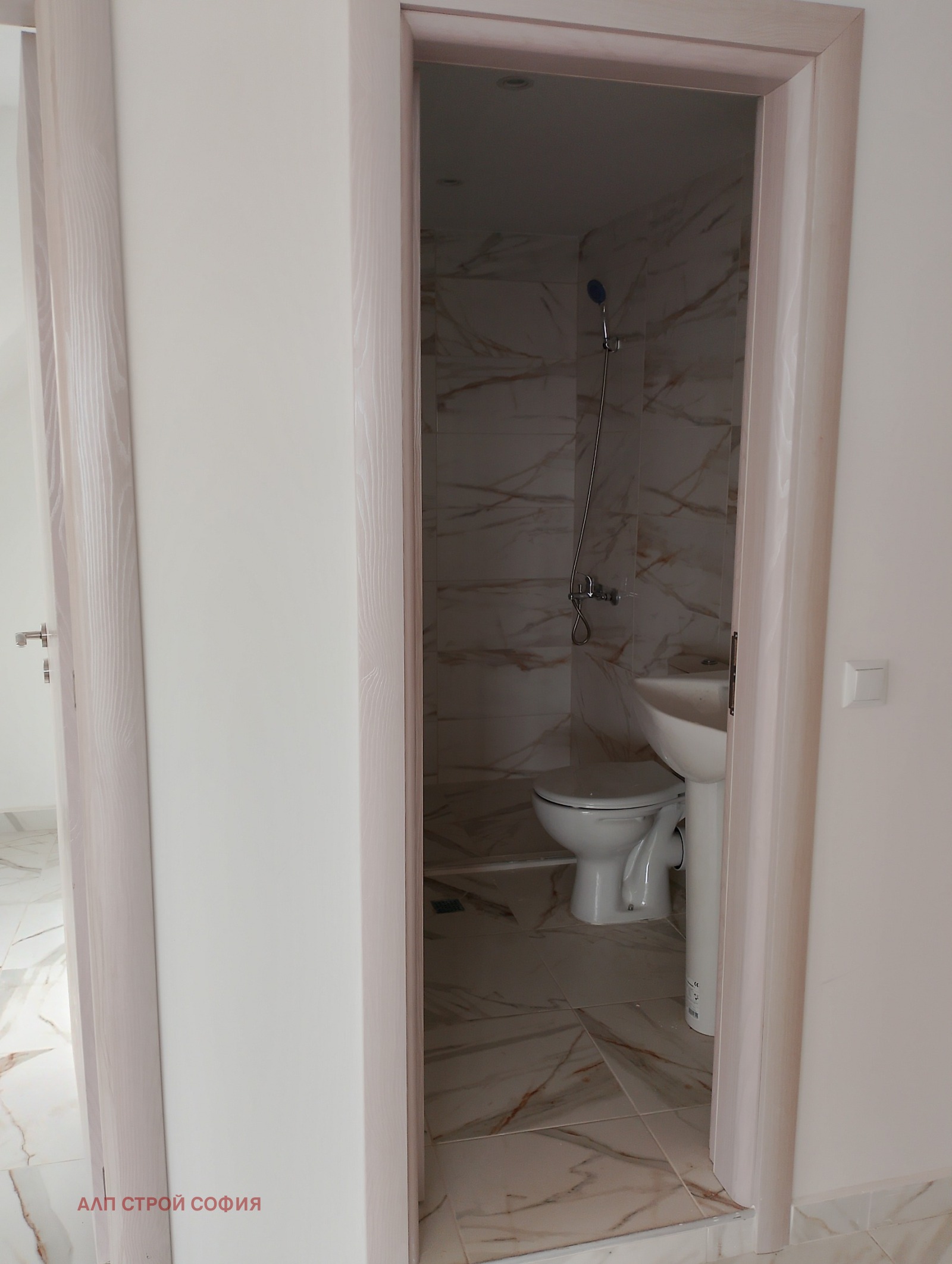 Продава МЕЗОНЕТ, гр. София, Триъгълника, снимка 11 - Апартаменти - 53646144