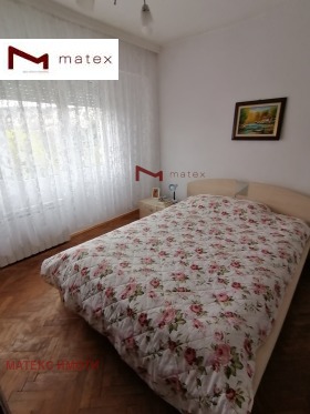 1 chambre Mladost 1, Varna 9