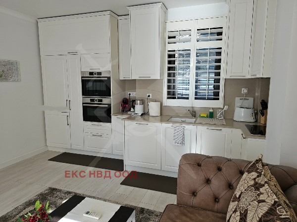 In vendita  1 camera da letto Plovdiv , Tsentar , 65 mq | 64228317