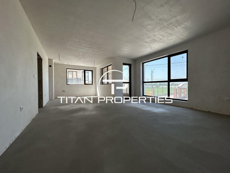 En venta  1 dormitorio Plovdiv , Komatevo , 87 metros cuadrados | 18683048