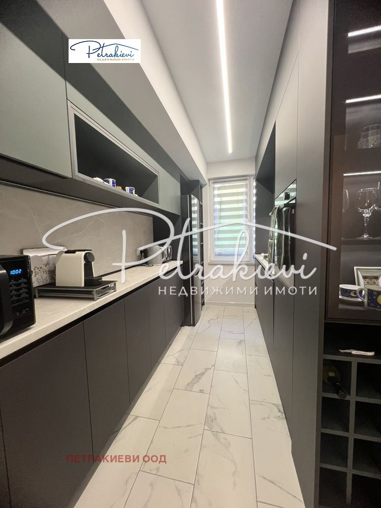 Продава 3-СТАЕН, гр. Бургас, Център, снимка 5 - Апартаменти - 52335669