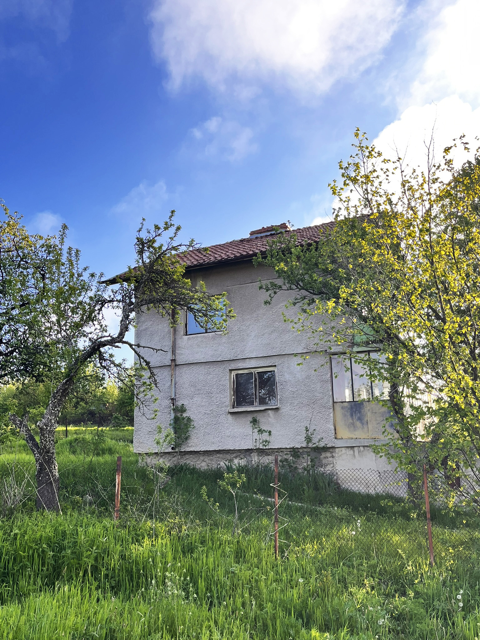 Продава КЪЩА, с. Бърдо, област София област