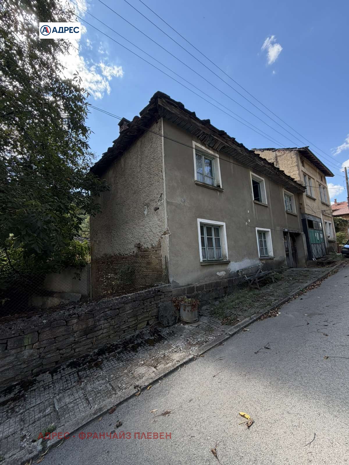 Продава КЪЩА, с. Ломец, област Ловеч, снимка 2 - Къщи - 56083804