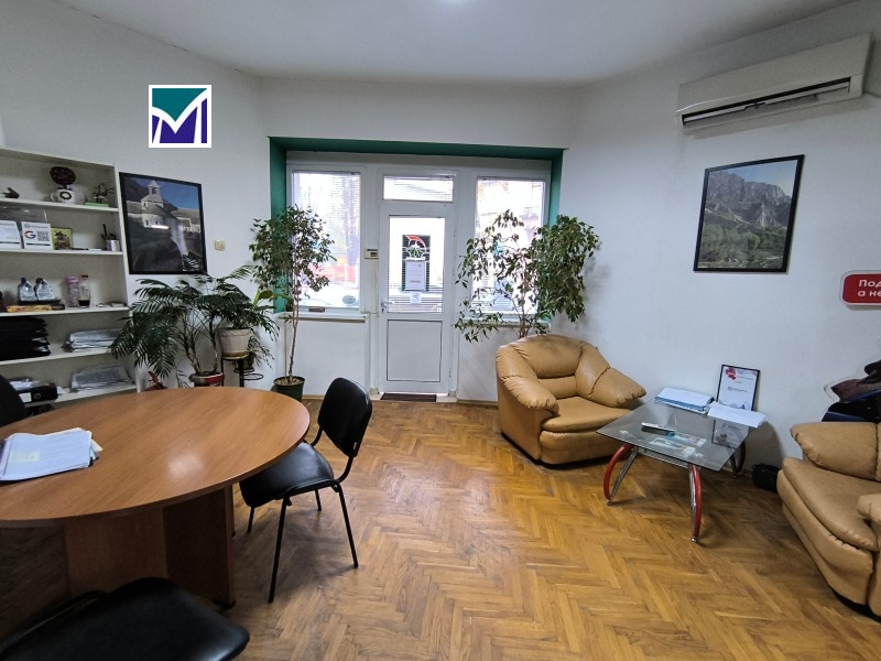 Продава ОФИС в град Враца, Център - 133 кв.м / 199 500 € » 390 188.09 лв., МОНОГРАМ-ИНДУСТРИАЛНИ И ЛОГИСТИЧНИ ИМОТИ