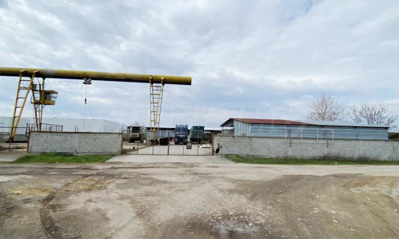Продава ПАРЦЕЛ в област Пловдив, с. Бенковски - 3817 кв.м / 673 000 € » 1 316 273.59 лв., СУПРИММО ОФИСИ В СТРАНАТА