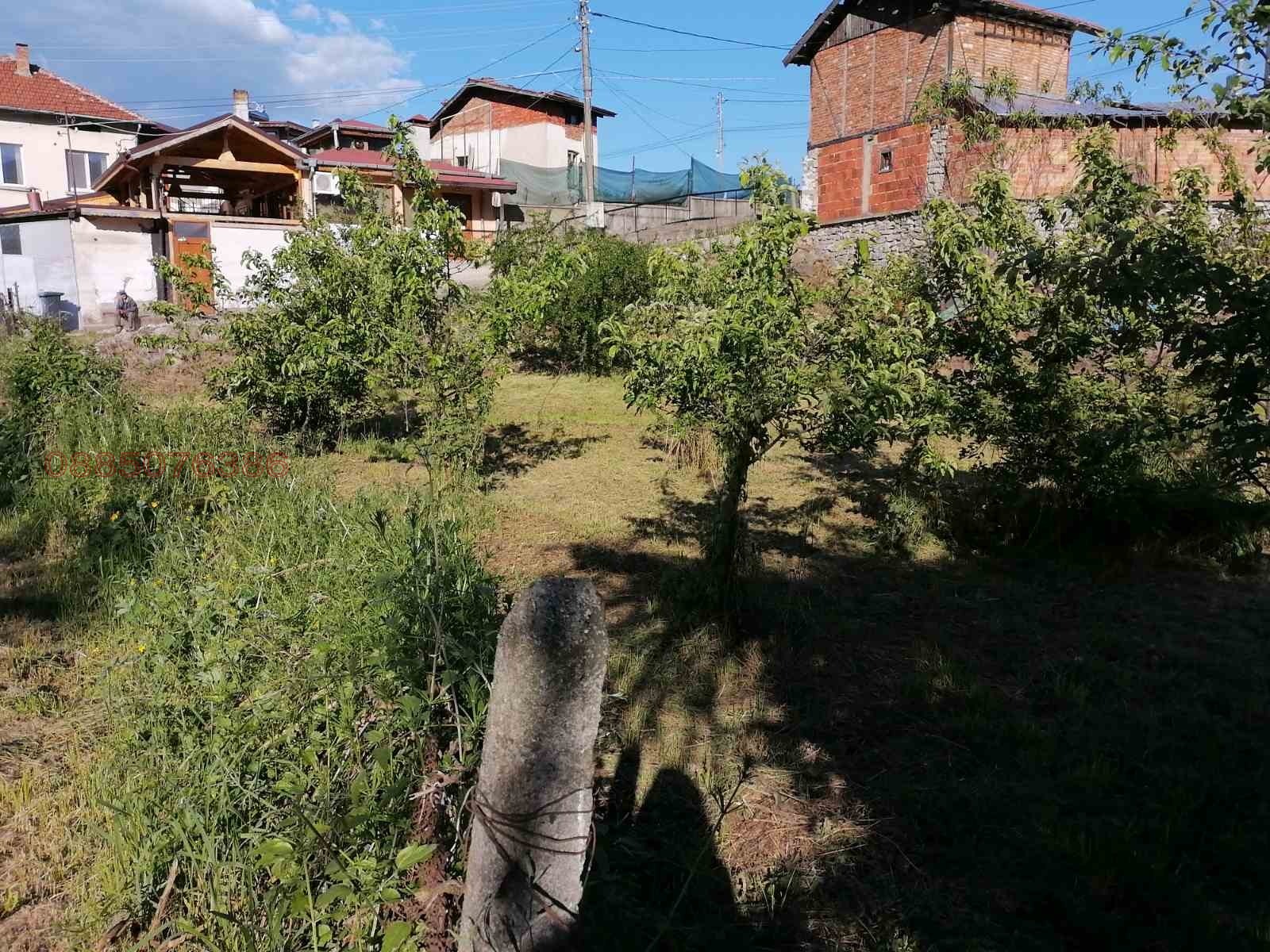 Продава ПАРЦЕЛ, с. Радуил, област София област