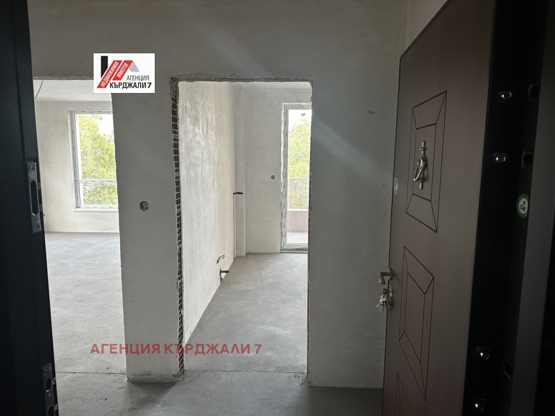 Продава  2-стаен, град Кърджали, Възрожденци • 63 800 EUR • ID 12598114 — holmes.bg - [1] 