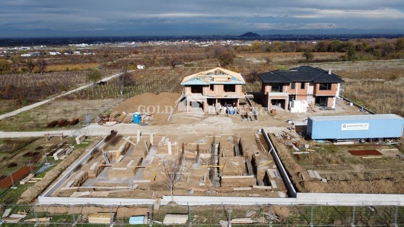 Продава КЪЩА, с. Марково, област Пловдив, снимка 2 - Къщи - 52623272